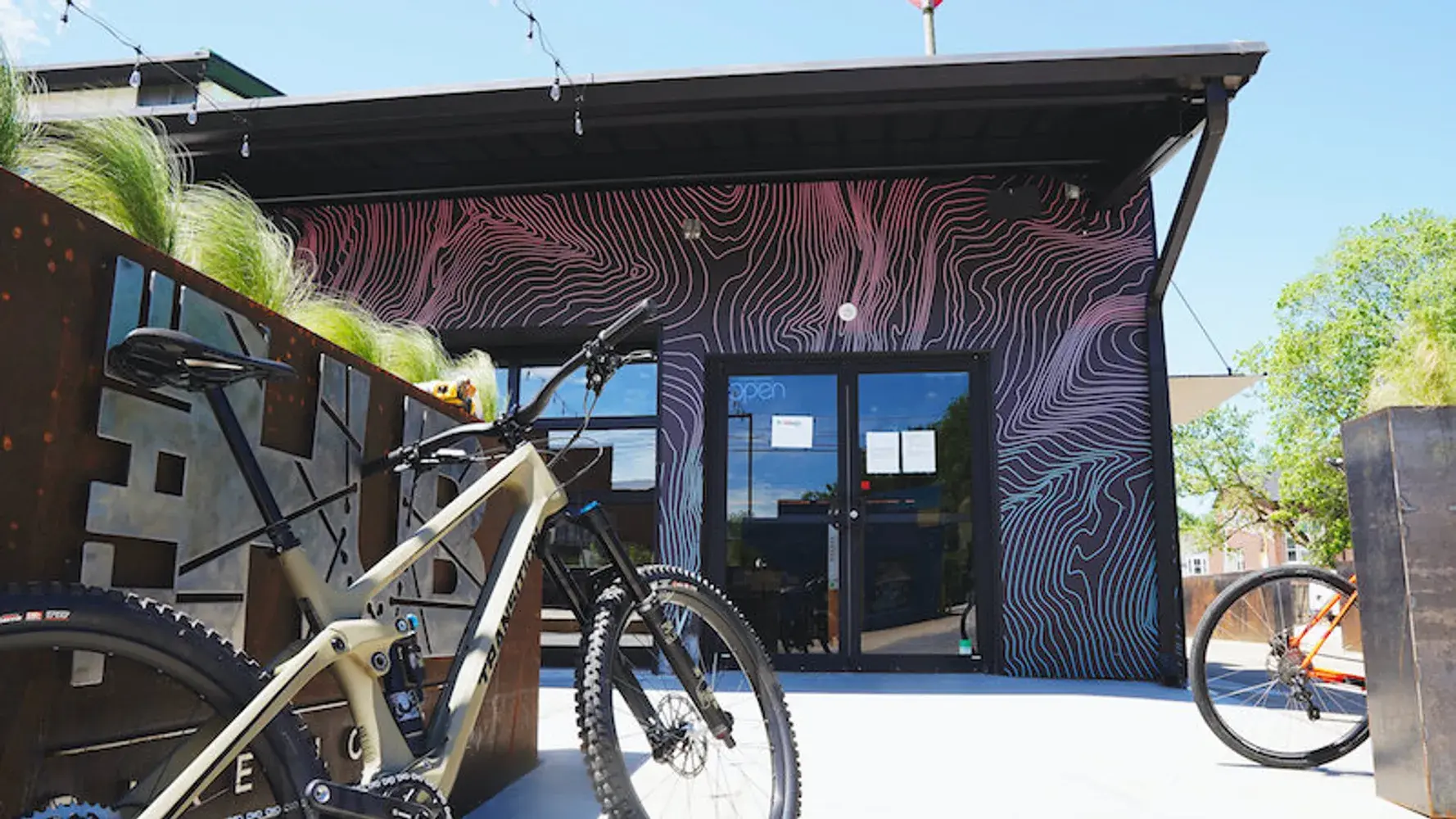 The Hub Bike Lounge